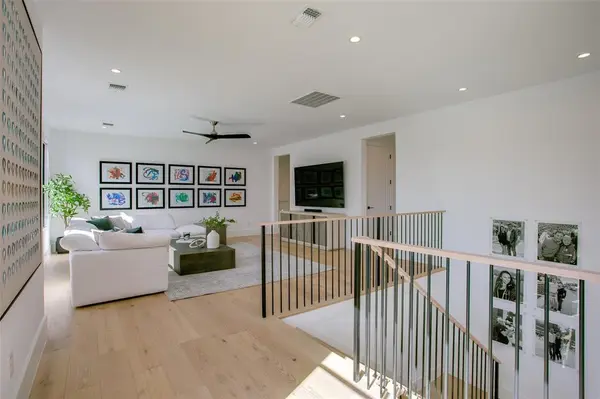 9721 Kerrisdale Lane, Dallas, TX 75230