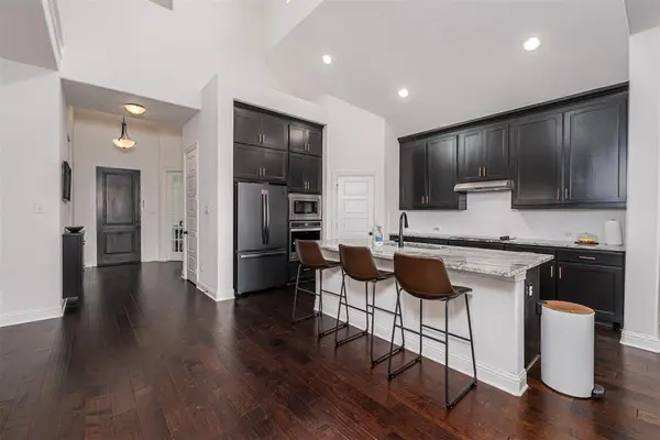 279 Moonshadow Drive, Waxahachie, TX 75165