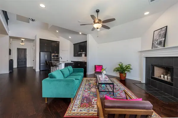 279 Moonshadow Drive, Waxahachie, TX 75165