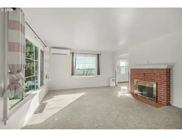 4360 EAGLE CREST RD, Salem, OR 97304