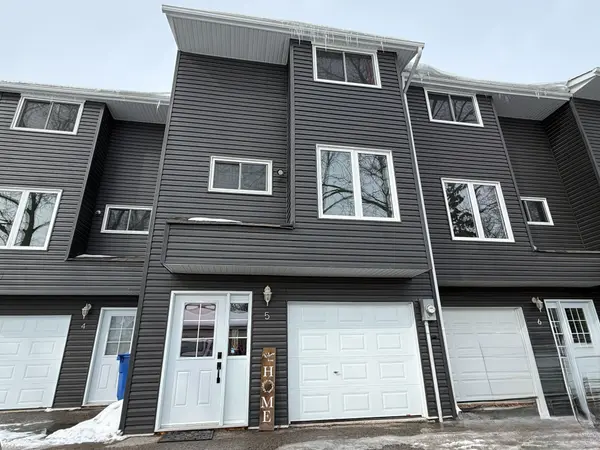 113 North ST #5, Georgina, ON L0E 1R0