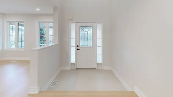 10 Reddenhurst CRES, Georgina, ON L4P 4G1