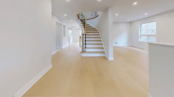 10 Reddenhurst CRES, Georgina, ON L4P 4G1