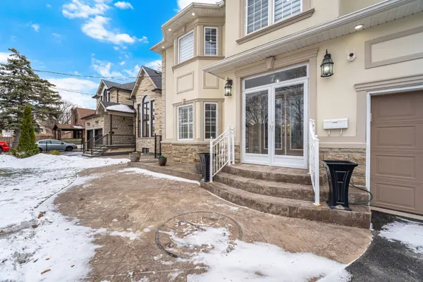 7 Waltham DR, Toronto W10, ON M9V 1S6