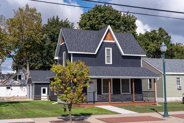 216 W Fifth ST, Clare, MI 48617