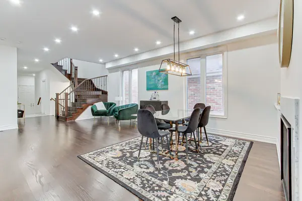 29 Pear Blossom WAY, East Gwillimbury, ON L9N 0T3