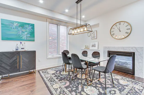 29 Pear Blossom WAY, East Gwillimbury, ON L9N 0T3