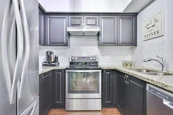 43 Ferndale DR S #207, Barrie, ON L4N 5W6