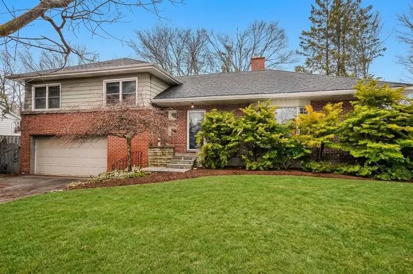 62 Letitia ST, Barrie, ON L4N 1P1