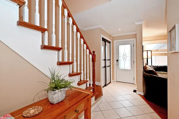 26 Sherie DR, Georgina, ON L4P 3R3