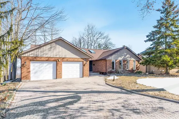 62 Woodcrest RD, Barrie, ON L4N 2V5