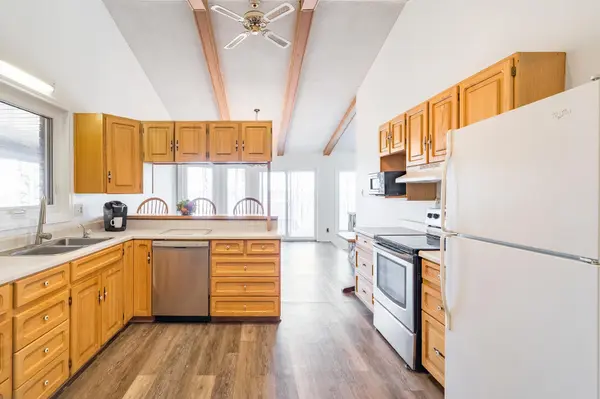 62 Woodcrest RD, Barrie, ON L4N 2V5