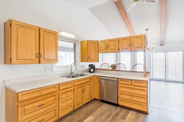 62 Woodcrest RD, Barrie, ON L4N 2V5