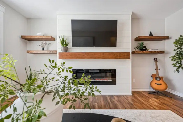 204 Irvine ST, Centre Wellington, ON N0B 1S0