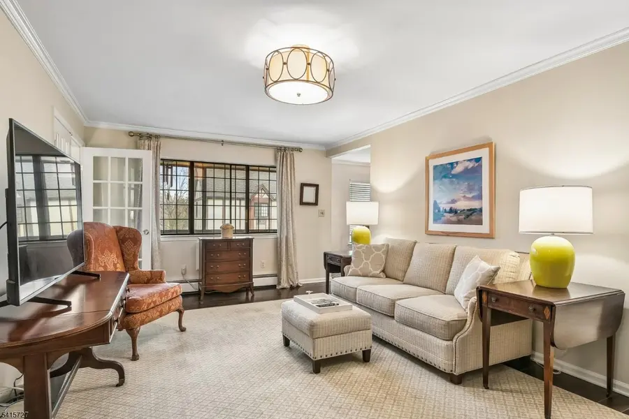 18F Manchester Ct #F, Chatham Twp., NJ 07928