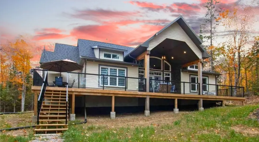 1056 Lippert LN, Faraday, ON K0L 1C0