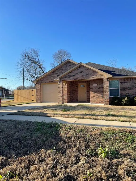 212 Mineral Wells Street, Terrell, TX 75160