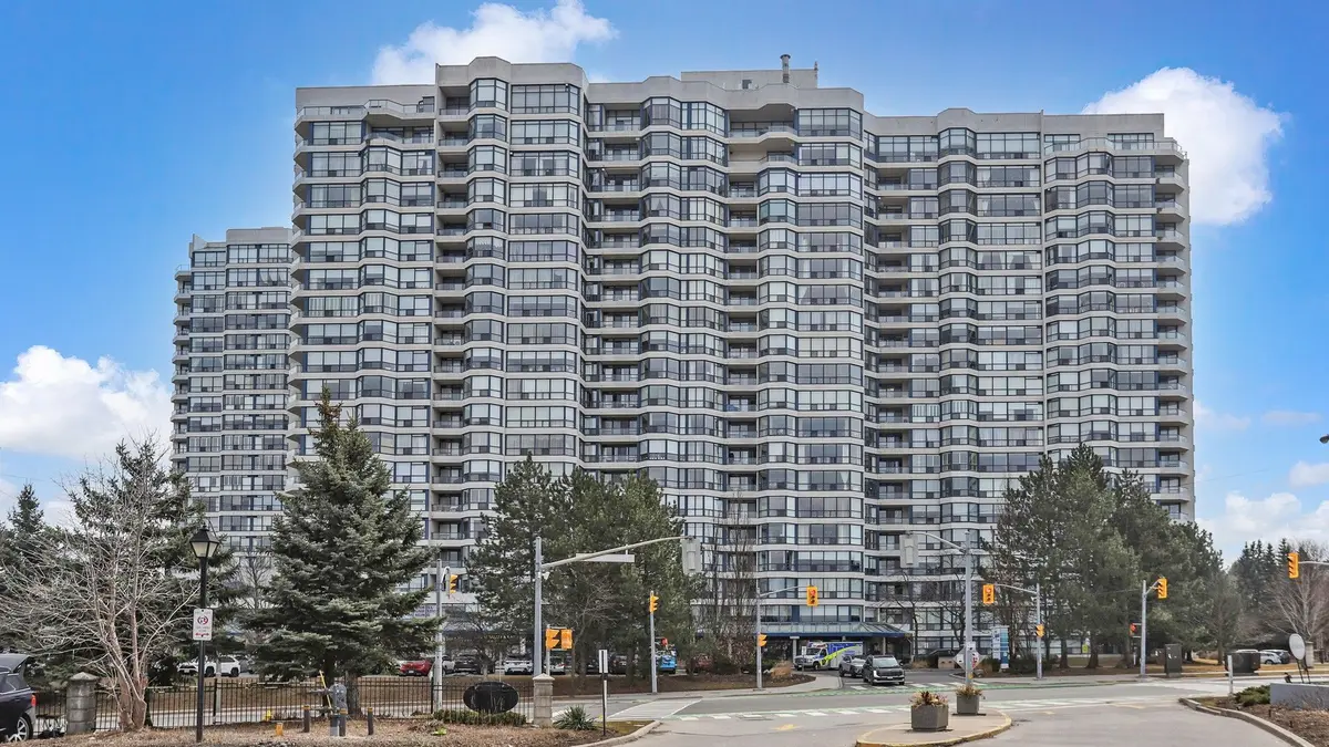 1 Clark AVE W #202, Vaughan, ON L4J 7Y6