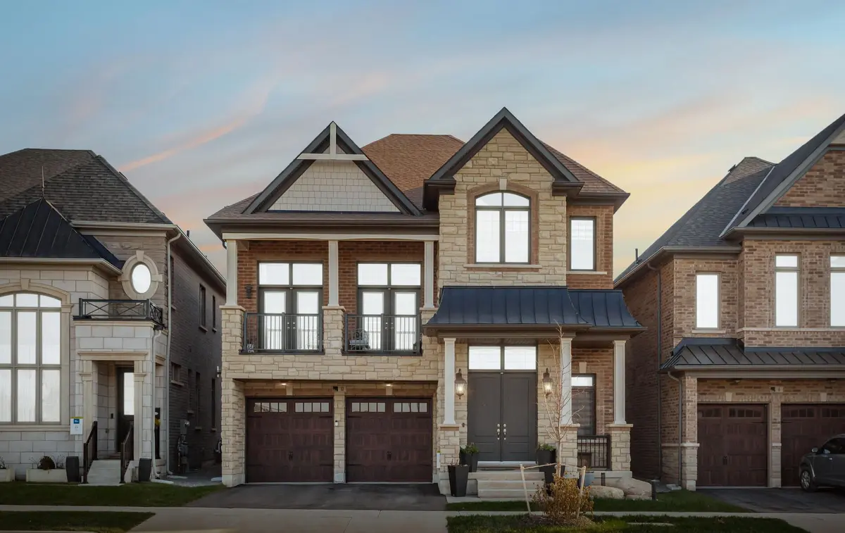 10 Settlers RD E, Oakville, ON L6H 0Y8