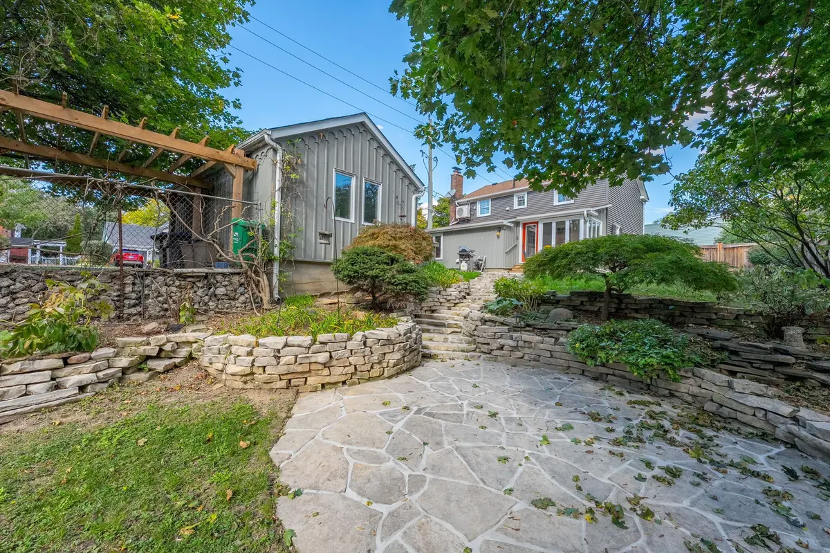 19 Isabella ST, Brampton, ON L6X 1P4