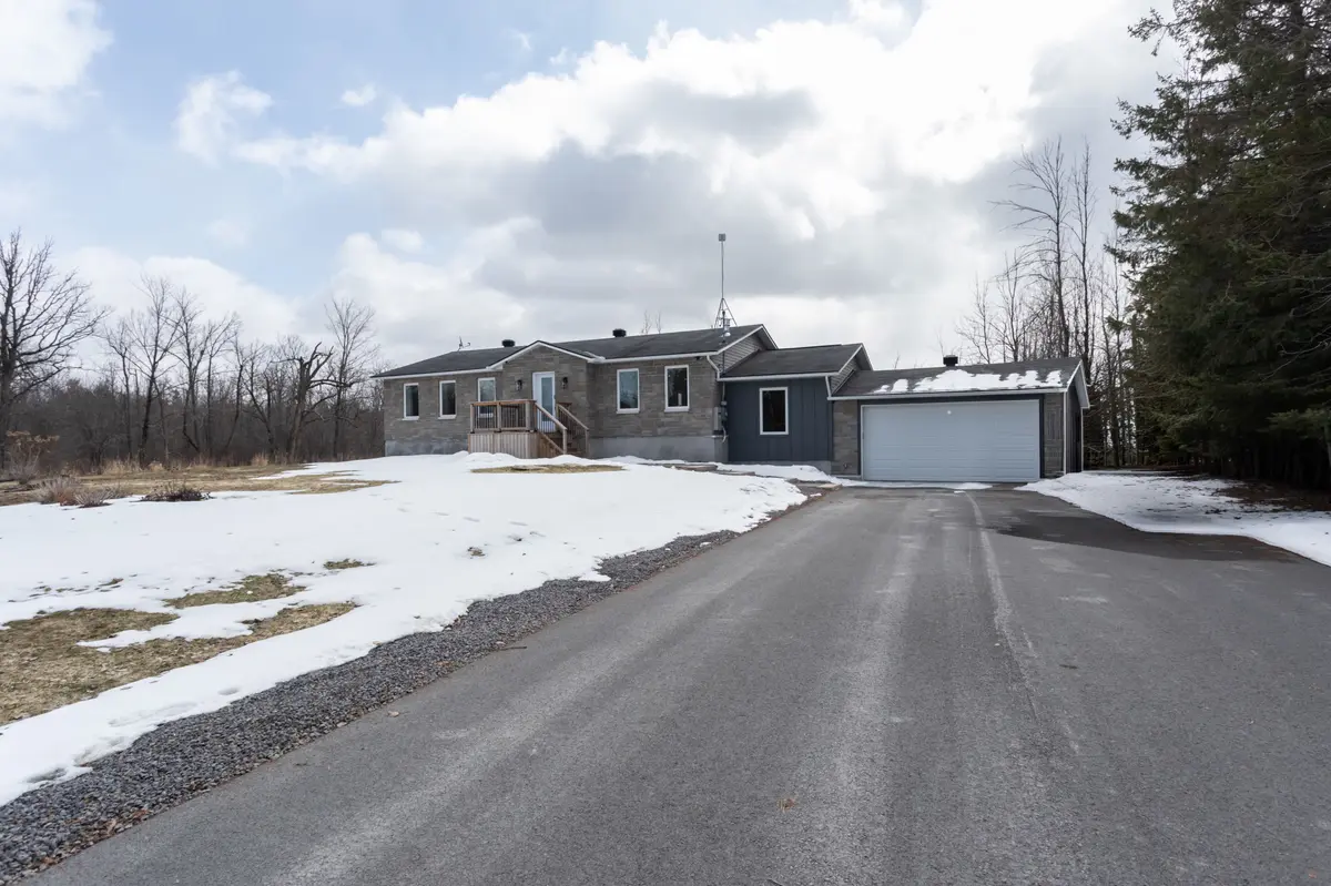 2071 8th Line, Beckwith, ON K7C 3P2