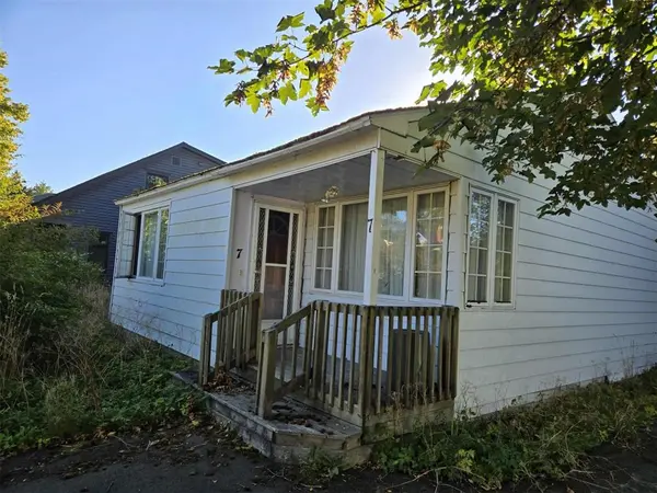 7 Whiteway Place, St. John's, NL A1B 1J7