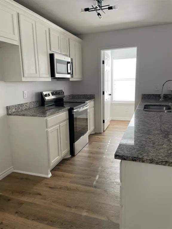 212 Mineral Wells Street, Terrell, TX 75160