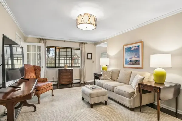 18F Manchester Ct #F, Chatham Twp., NJ 07928