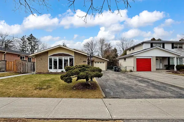 50 Nymark AVE, Toronto C15, ON M2J 2G9