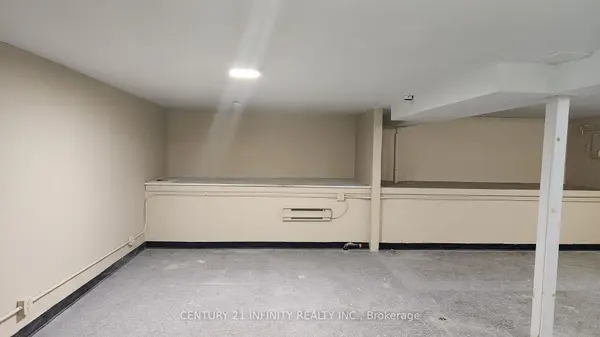 907 Simcoe ST N #B, Oshawa, ON L1G 4W1