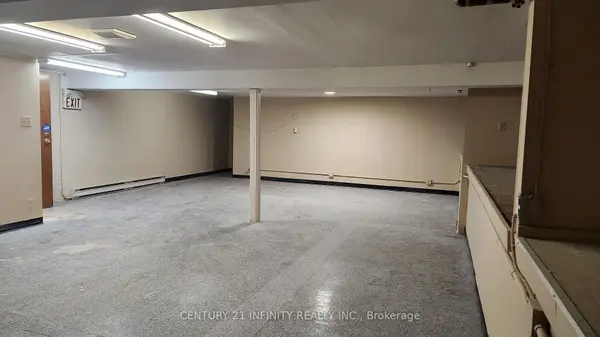 907 Simcoe ST N #B, Oshawa, ON L1G 4W1