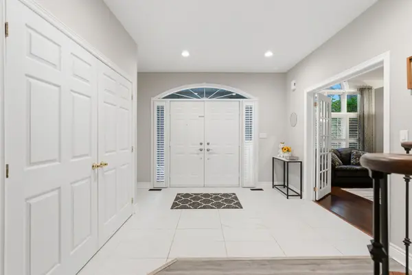 897 Oberland DR, Oshawa, ON L1K 2M2