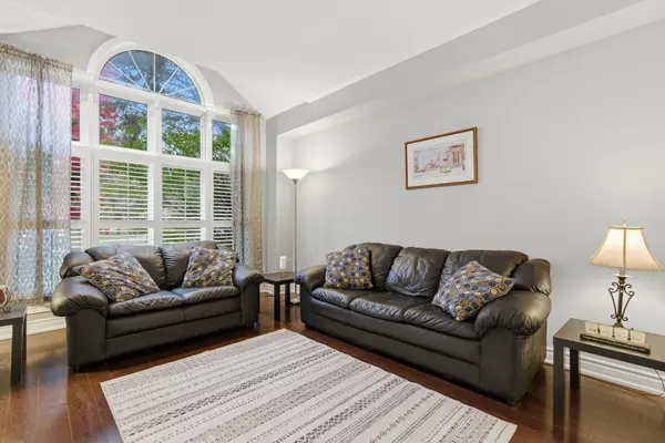 897 Oberland DR, Oshawa, ON L1K 2M2