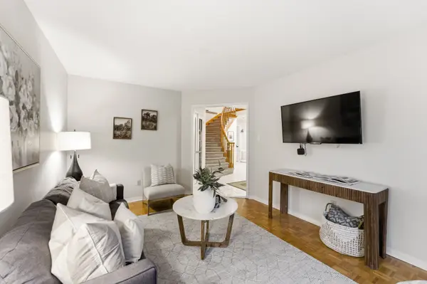 1565 Oakburn ST, Pickering, ON L1V 6W1