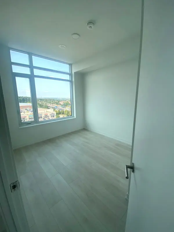 8 Beverley Glen BLVD #803, Vaughan, ON L4K 0L5