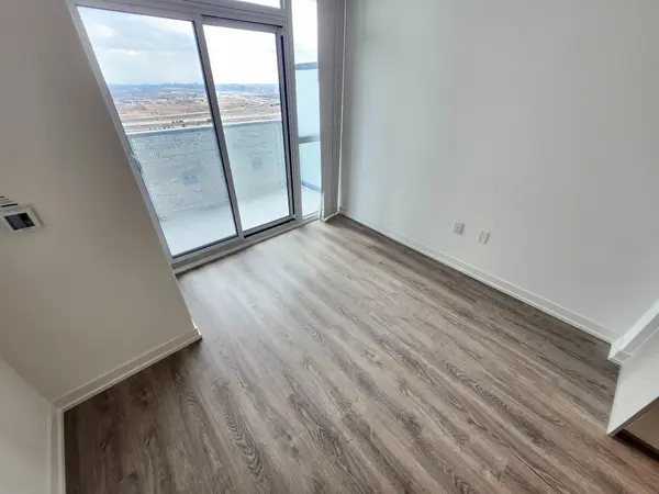 8 Interchange WAY #3010, Vaughan, ON L4K 5Z7