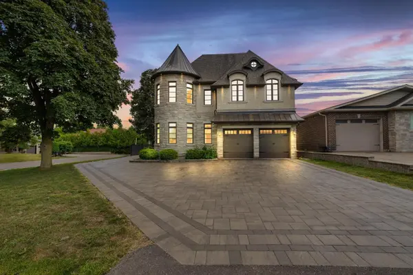 1 Lancer DR, Vaughan, ON L6A 1E4