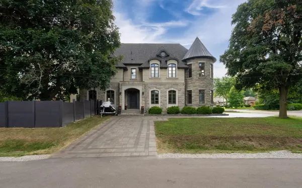 1 Lancer DR, Vaughan, ON L6A 1E4