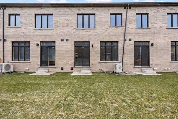 38 Singhampton RD, Vaughan, ON L4H 3Z6