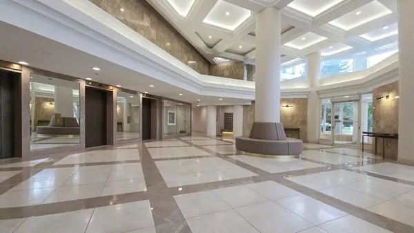 1 Clark AVE W #202, Vaughan, ON L4J 7Y6