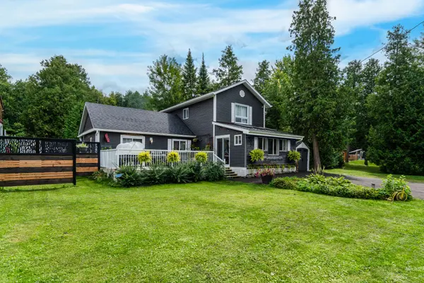 83 King RD, Tay, ON L0K 2C0