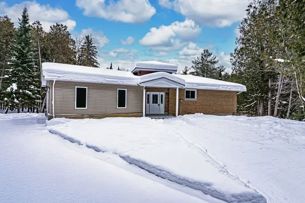 537 Huronia RD, Barrie, ON L4N 8X3