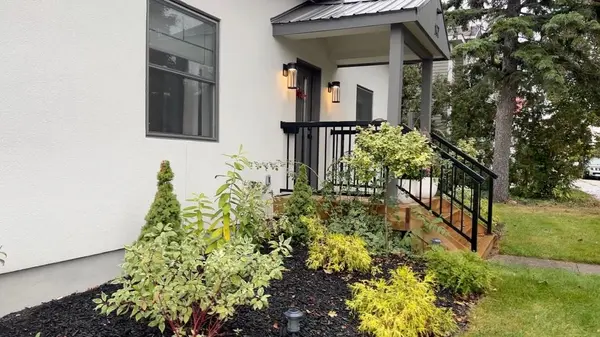 147 2nd ST, Collingwood, ON L9Y 1E7