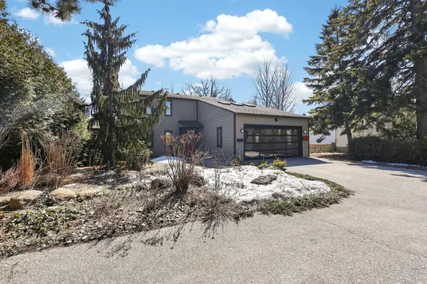 288 Sixth ST, Collingwood, ON L9Y 1Z5