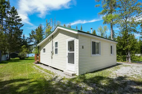 8 Buttercup LN, Springwater, ON L0L 1P0