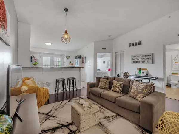 1390 Main ST E #405, Milton, ON L9T 7S9