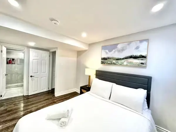 1749 wembury RD #Lower, Mississauga, ON L5J 4G4