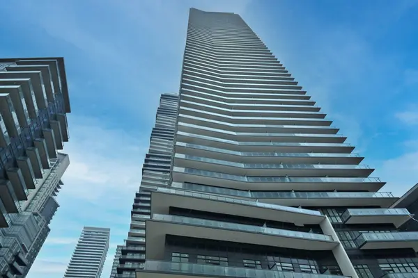 38 Annie Craig DR W #1907, Toronto W06, ON M8V 0G9