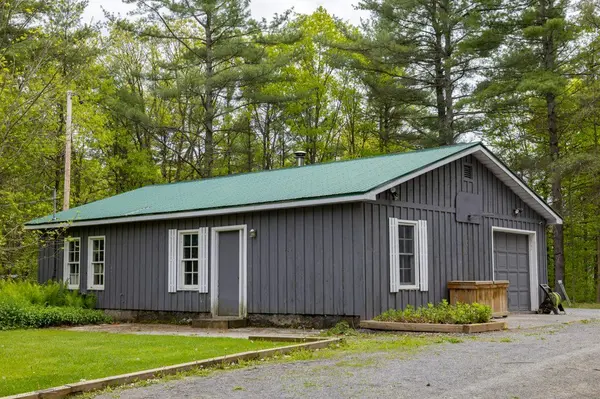 1535 Dwyer LN, Frontenac, ON K0K 1Z0