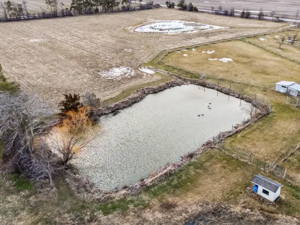 232 Eighth RD E, Hamilton, ON L8J 3M2